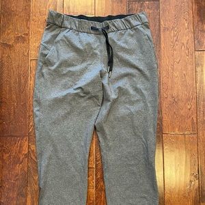 Luluemon On The Fly Pants 7/8 length